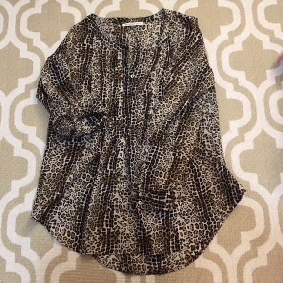 Daniel Rainn Tops - 🛍 Leopard Tunic Blouse - Size S